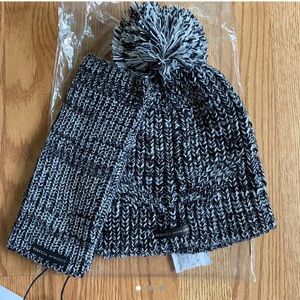 Rebecca Minkoff hat and gloves set